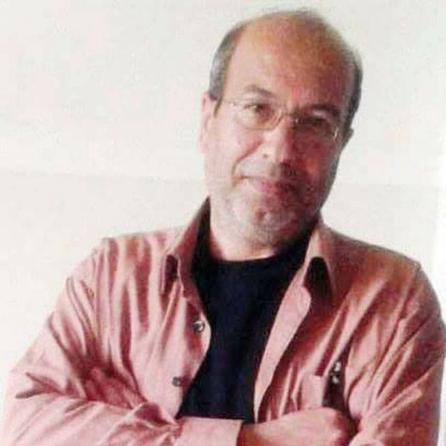 الفنان الراحل أمجد غازي: إننا محكومون بابتسامتك.!