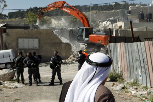 من الضفة إلى غزة.. جيش الاحتلال يهدم المنازل ويواصل عدوانه