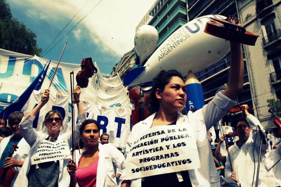 إلغاء مئات الرحلات بالأرجنتين بسبب إضراب العاملين بالخطوط الجوية