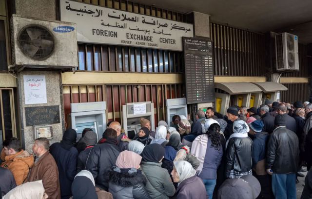 المتقاعدون أزمةٌ مركبة... تأخرٌ في صرف الرواتب والترويج لعجز مرتقب لصندوق التأمينات