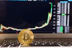 بتكوين يتجاوز 28 ألف دولار لأول مرة منذ حزيران 2022