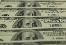 هبوط الدولار أمام سلة العملات الرئيسية عالمياً