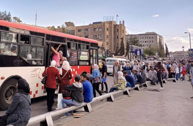 تداعيات أزمة المواصلات على مستقبل طلاب الشهادات!