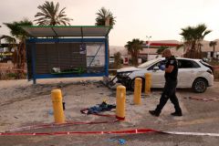 رام الله: إصابة ضابط &laquo;إسرائيلي&raquo; دهساً وطعناً بيد والد أسيرَين قبل استشهاده