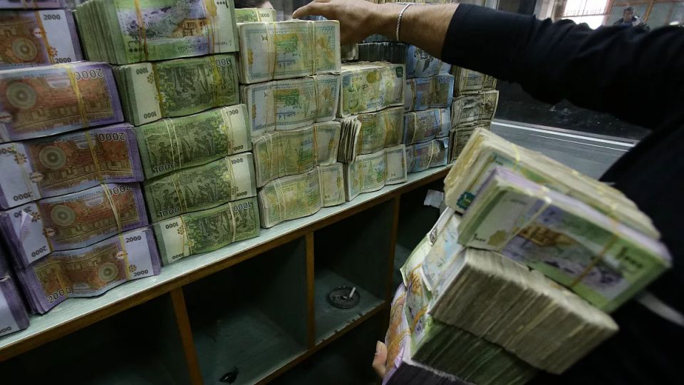 كل شي بالبلد بينحل بالمصاري.. بس العترة ع اللي ما معو!