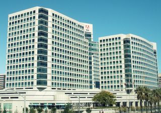 FinFisher  هي عبارة عن منتج تجاري يباع عادة إلى الدول والحكومات ووكالات إنفاذ القانون من أجل عمليات المراقبة