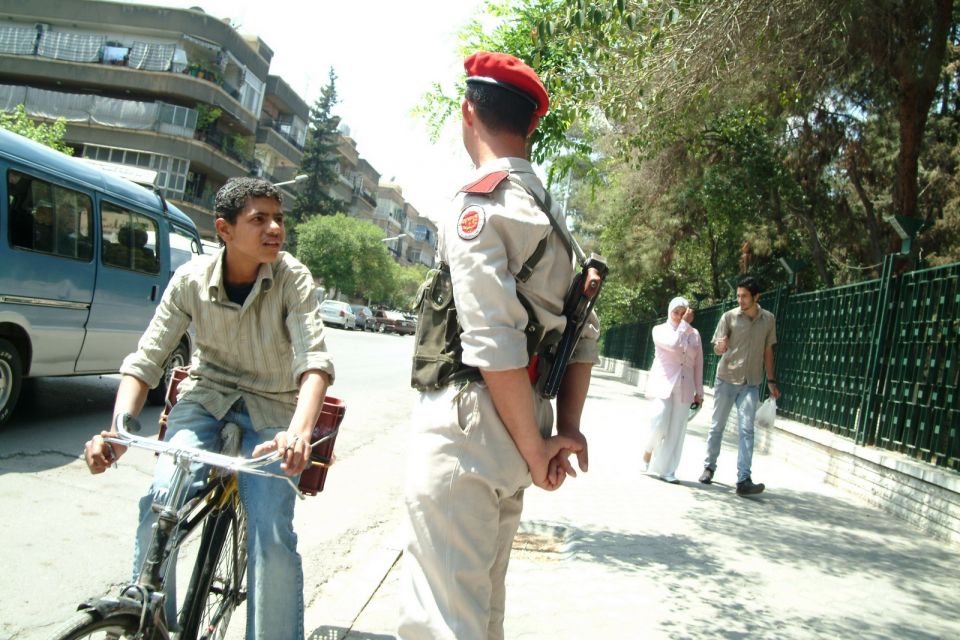 مثقف.. واقعي جداً