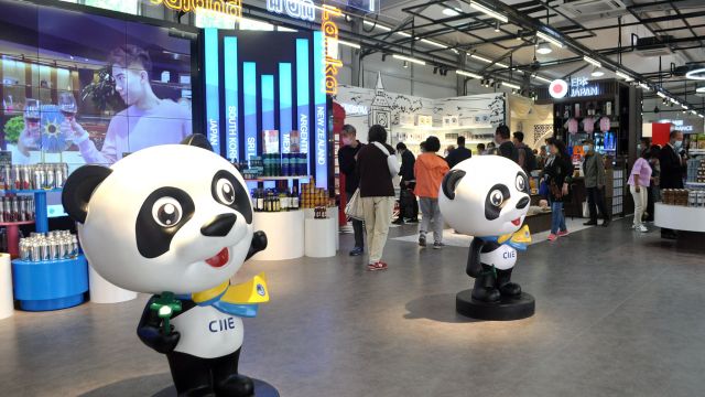 الصين تبدأ بمحاصرة الأصنام: وراء الأكمة ما وراءها