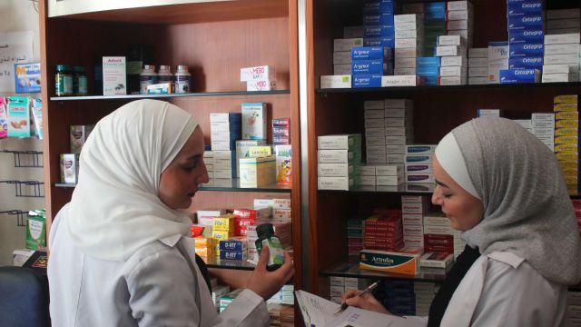 شركة طبية «رائدة» تفصل مندوبيها العلميين تعسفياً عبر الرسائل الإلكترونية!