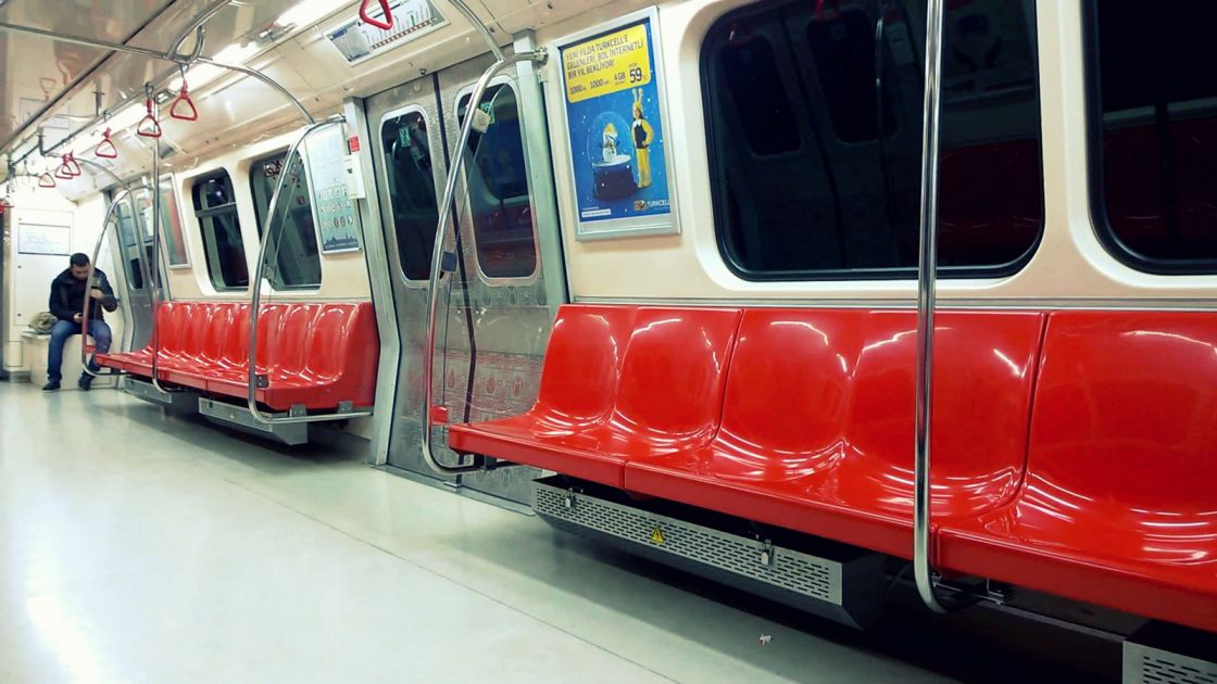 تركيا تدشن أول خط مترو آلي في إسطنبول
