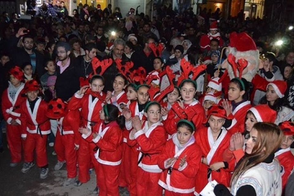 القامشلي.. (بابا نويل) كان حاضراً