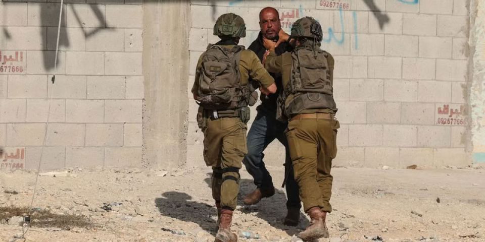 اعتراف مباشر على الهواء