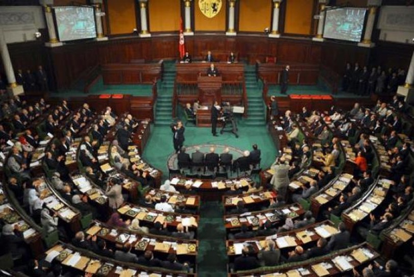 البرلمان التونسي يسقط العزل السياسي من الانتخابات بفارق صوت واحد