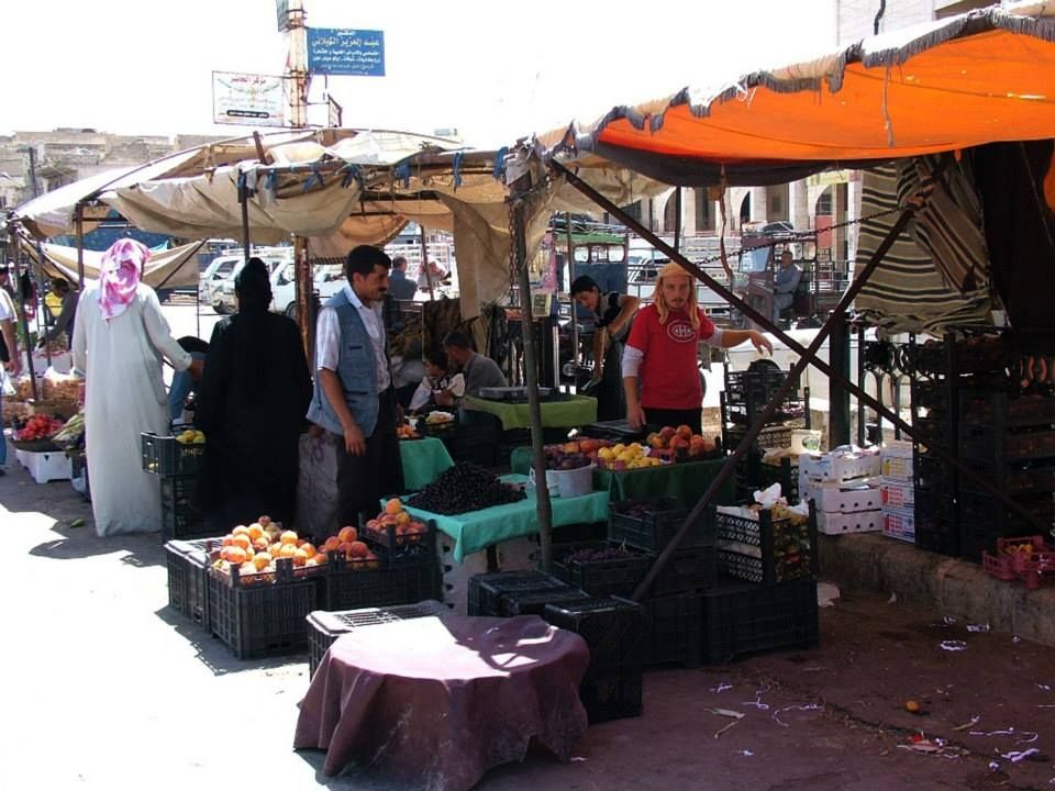 رغم هدوء الأسعار بعد اشتعالها في بداية رمضان.. موائد إفطار السوريين ما تزال مختصرة