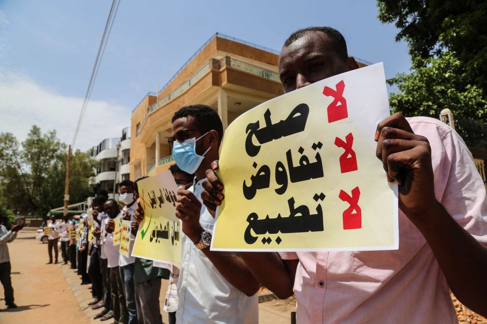 صحيفة «إسرائيلية»: توقعات بقرب توقيع اتفاق تطبيع مع السودان