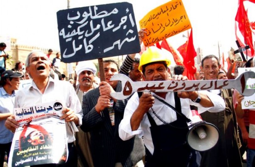 أول أيار/ مايو: عيد لا يمر بعمال مصر