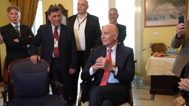 أنباء عن اتصال باراك-عبدي وعرض تركي لعقد اجتماع