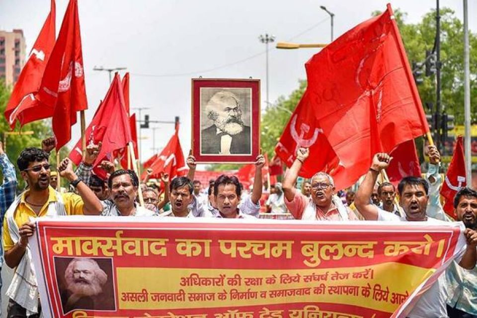 العلاقة بين الحركة العمالية والقوى السياسية متبدلة