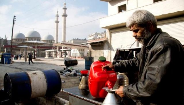 طيلة الأزمة والحكومة تقول  &laquo;لا توجد أزمة محروقات&raquo;!.. هل نحن كاذبون؟