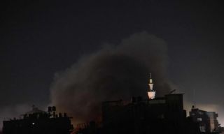 الاحتلال يبدأ قصفاً عنيفاً لرفح فجر اليوم