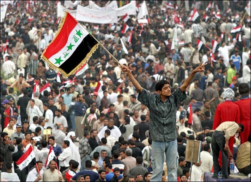 الآلاف يتظاهرون في بغداد احتجاجا على تردي الخدمات