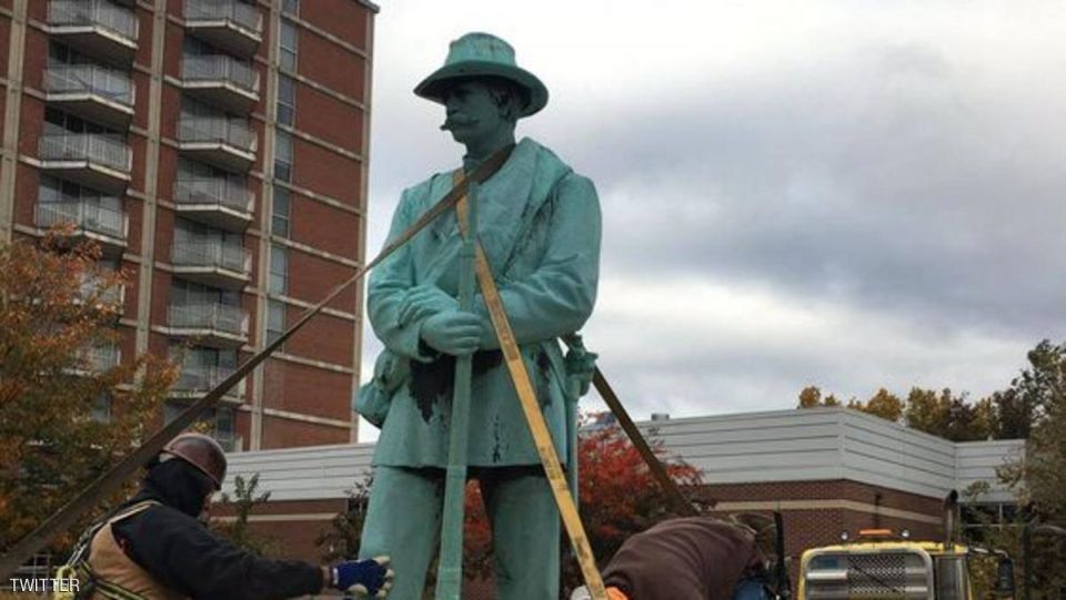 قد يدخل ترامب التاريخ باعتباره آخر رئيس للكونفدرالية