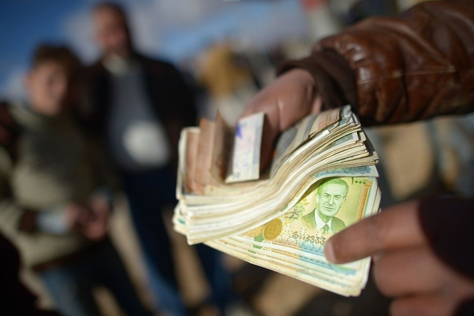 صدمة السوق بالدولار.. هذه المرة من فعل الحكومة!