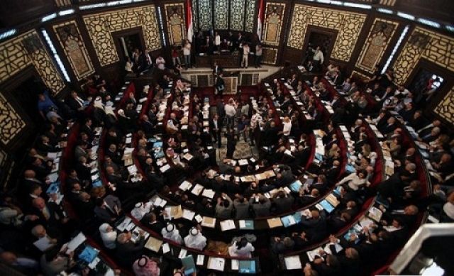 تحت قبة البرلمان: إذا كان التطاول يلحق بأعضاء المجلس، فكيف مع المواطن البسيط؟