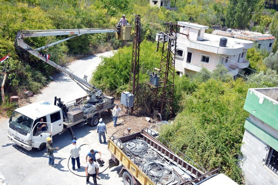 الكهرباء في اللاذقية... وعود حكومية متكررة ومعاناة متزايدة مع الأمبيرات