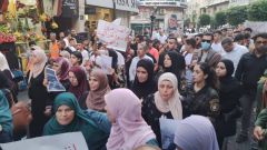 أمهات شـ.ـهداء نابلـ.ـس يطالبن بإقالة المحافظ بعد تلفّظه بإهانات لهنّ ولأبنائهن