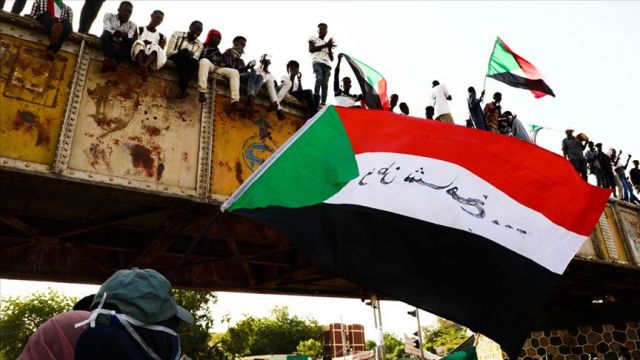 &laquo;قوى التغيير&raquo; في السودان: &laquo;العسكري&raquo; يماطل ومستعدون للتصعيد