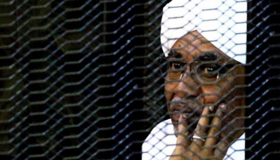 النظام السوداني يقرر تسليم البشير للجنائية الدولية