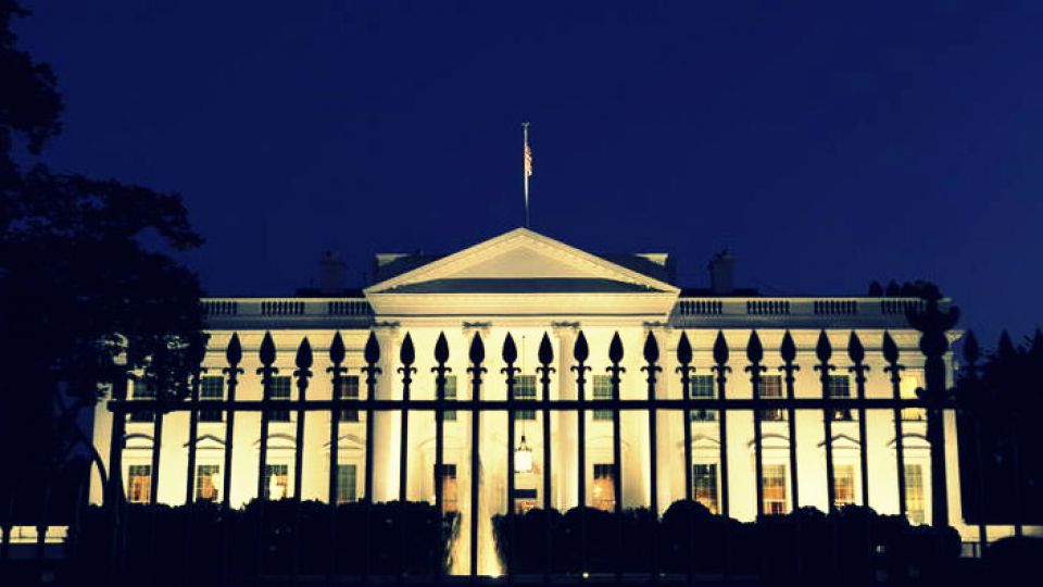 البيت الأبيض يتهم روسيا بشن هجوم إلكتروني واسع