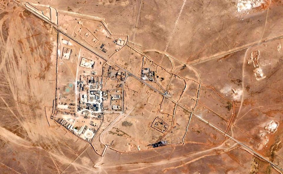 سوريا: مقتل جنود أمريكيين وتدمير مروحيات ورادار بهجوم إيراني على التنف