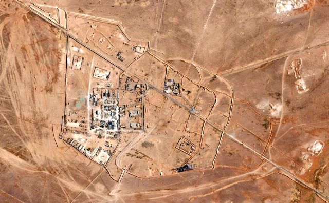سوريا: مقتل جنود أمريكيين وتدمير مروحيات ورادار بهجوم إيراني على التنف