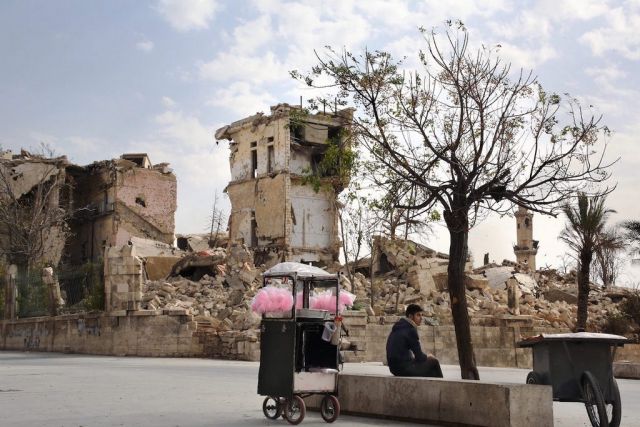 عرفات: الحل السياسي سينتزع من الأمريكان... كما انتزعت المبادرة العسكرية منهم