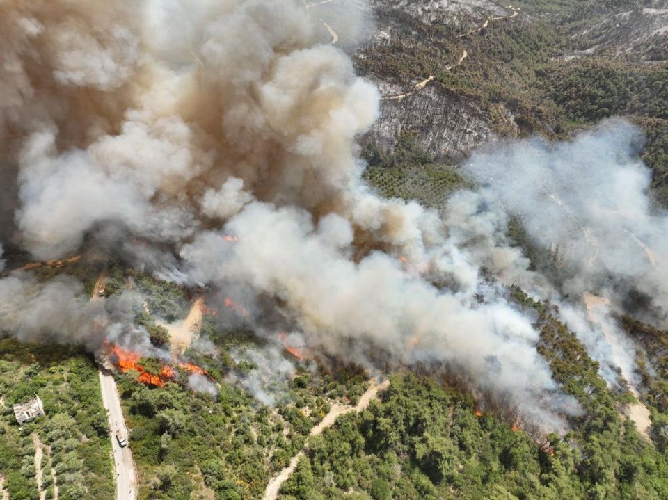 اللاذقية: وزارة الطوارئ تعلن انتهاء إخماد الحرائق بجبل التركمان