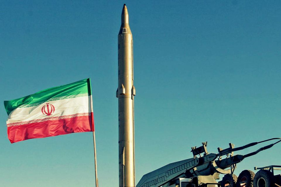 كشف عن الصاروخ، أمس الجمعة، على هامش استعراض عسكري في طهران