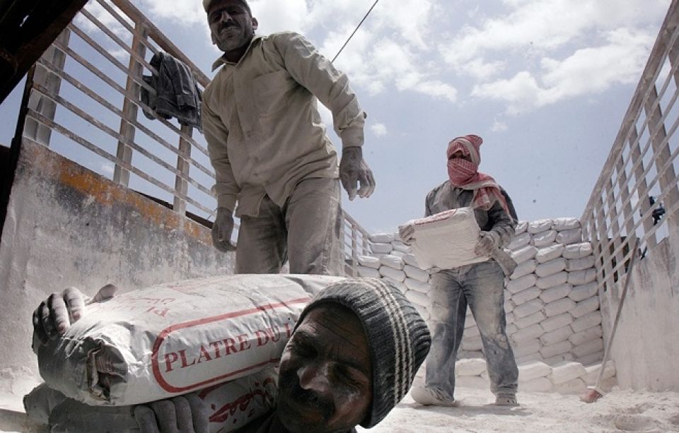 عمال البناء في القطاع الخاص.. حقوق ضائعة؟