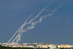 للمرة الأولى&hellip; المقاومة تقصف محطة غاز الاحتلال في عرض البحر