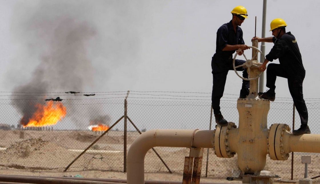 الماضي الحاضر... نهب النفط العراقي والتمهيد لتقسيم البلاد