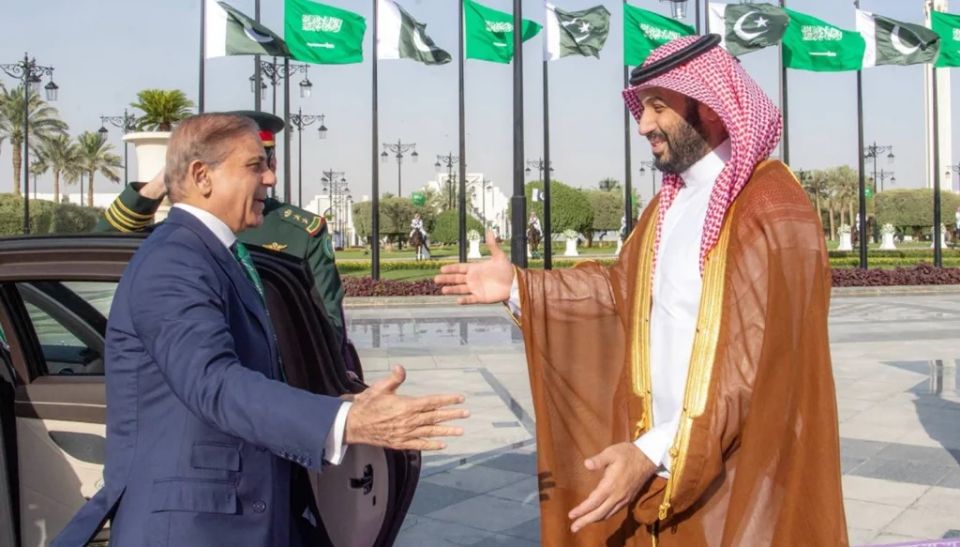 اتفاقية دفاع مشترك بين السعودية وباكستان عقب العدوان «الإسرائيلي» على قطر