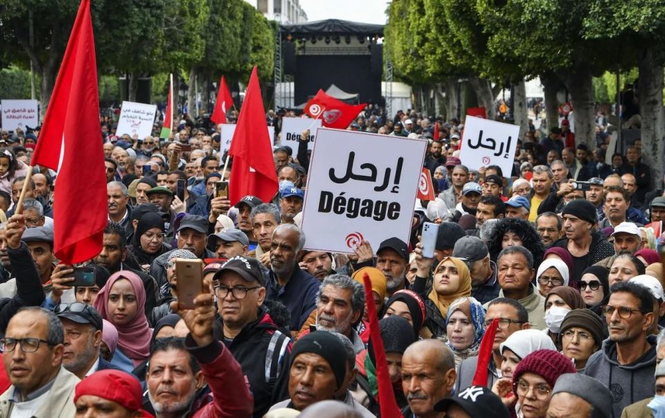 تونس... الانتخابات مجدداً ومواجهات بين اتحاد الشغل والحكومة