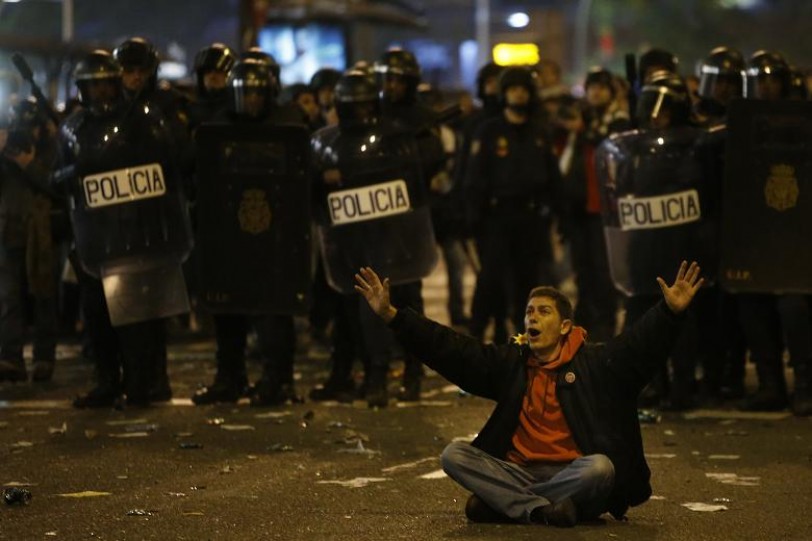 إسبانيا: إصابة أكثر من 100 شخص في احتجاجات بمدريد