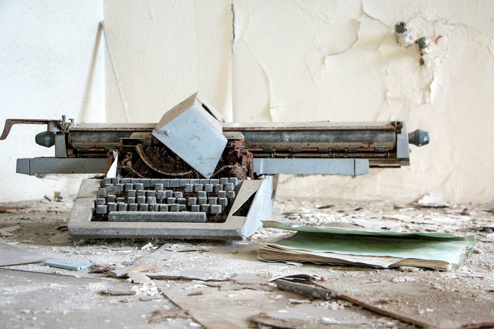 الغرب اخترع الكذبة، لكنّه مُخطِئٌ بتصديقها