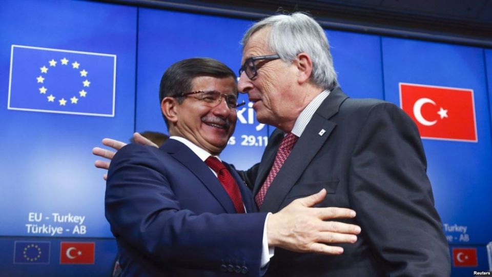 رشوة أوروبية.. وتطمينات &laquo;مع وقف التنفيذ&raquo;