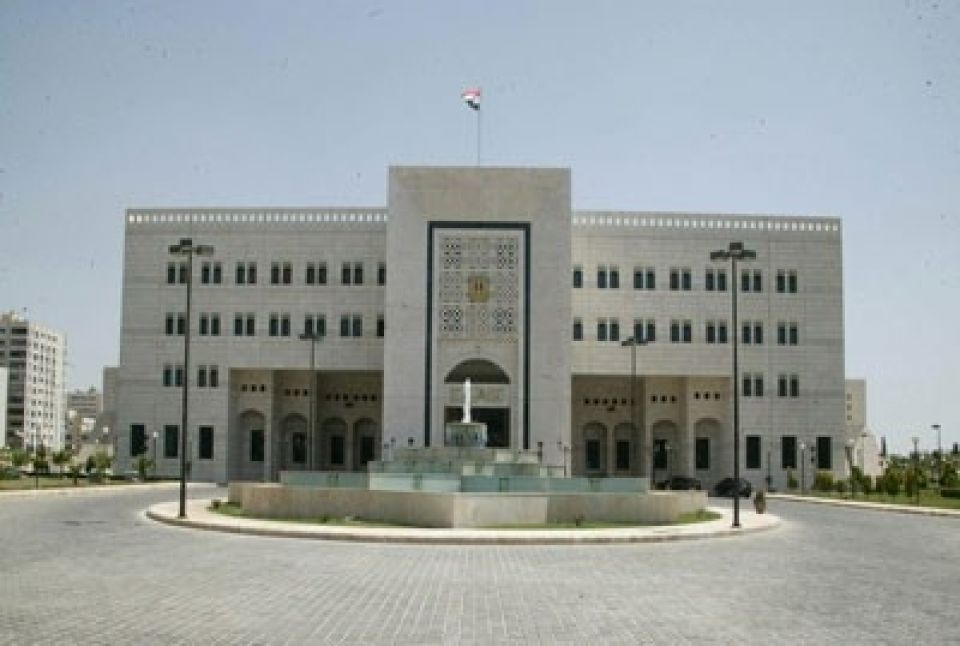التعليمات التنفيذية للمرسوم  116..  لم يصدر ما ينهي العمل بالأنظمة السابقة، فكان مصيره الغموض