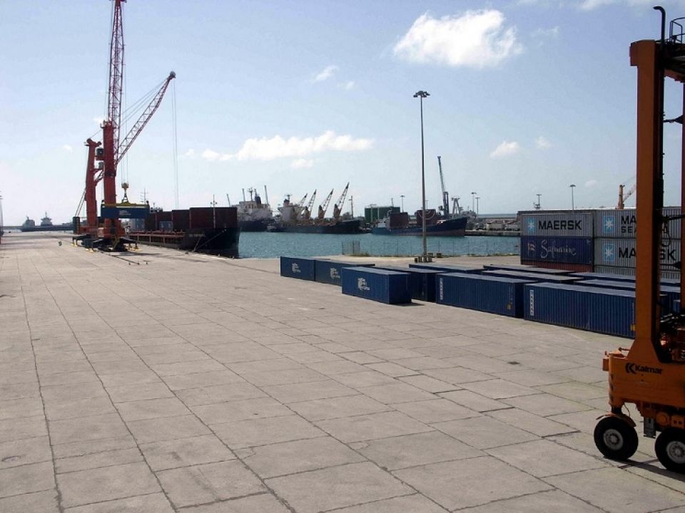 تناقلات غير رسمية من مرفأ طرطوس!