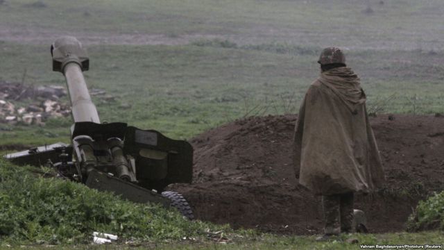 أوروبا الشرقية: حل سلمي وتوازنات جديدة؟