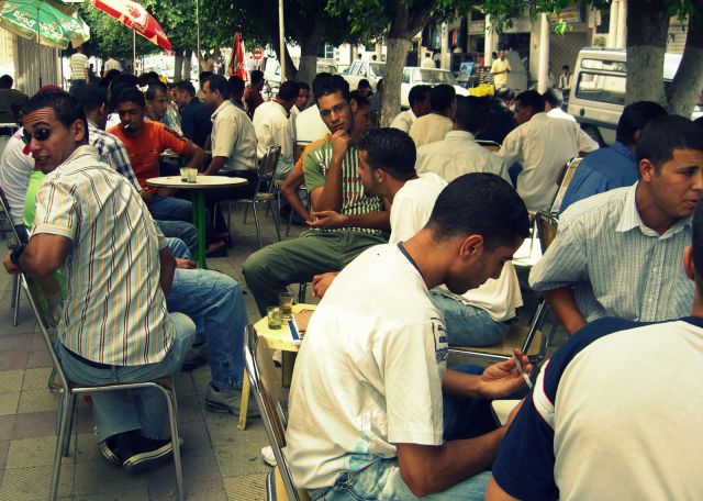 البطالة سيف مسلط على رقبة التوانسة